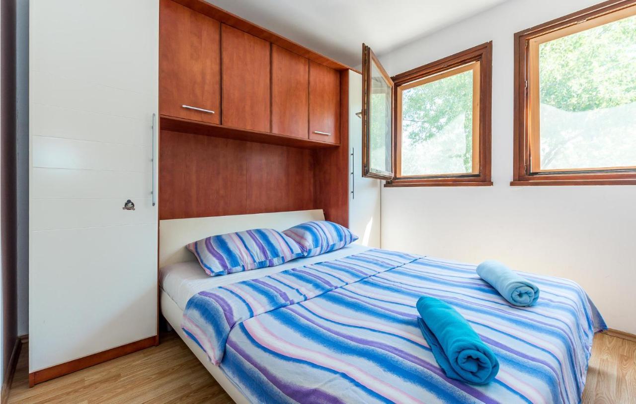 Nice Home In Jezera With Wifi Buitenkant foto