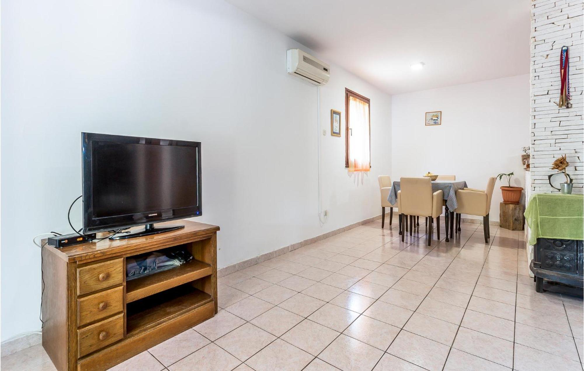 Nice Home In Jezera With Wifi Buitenkant foto